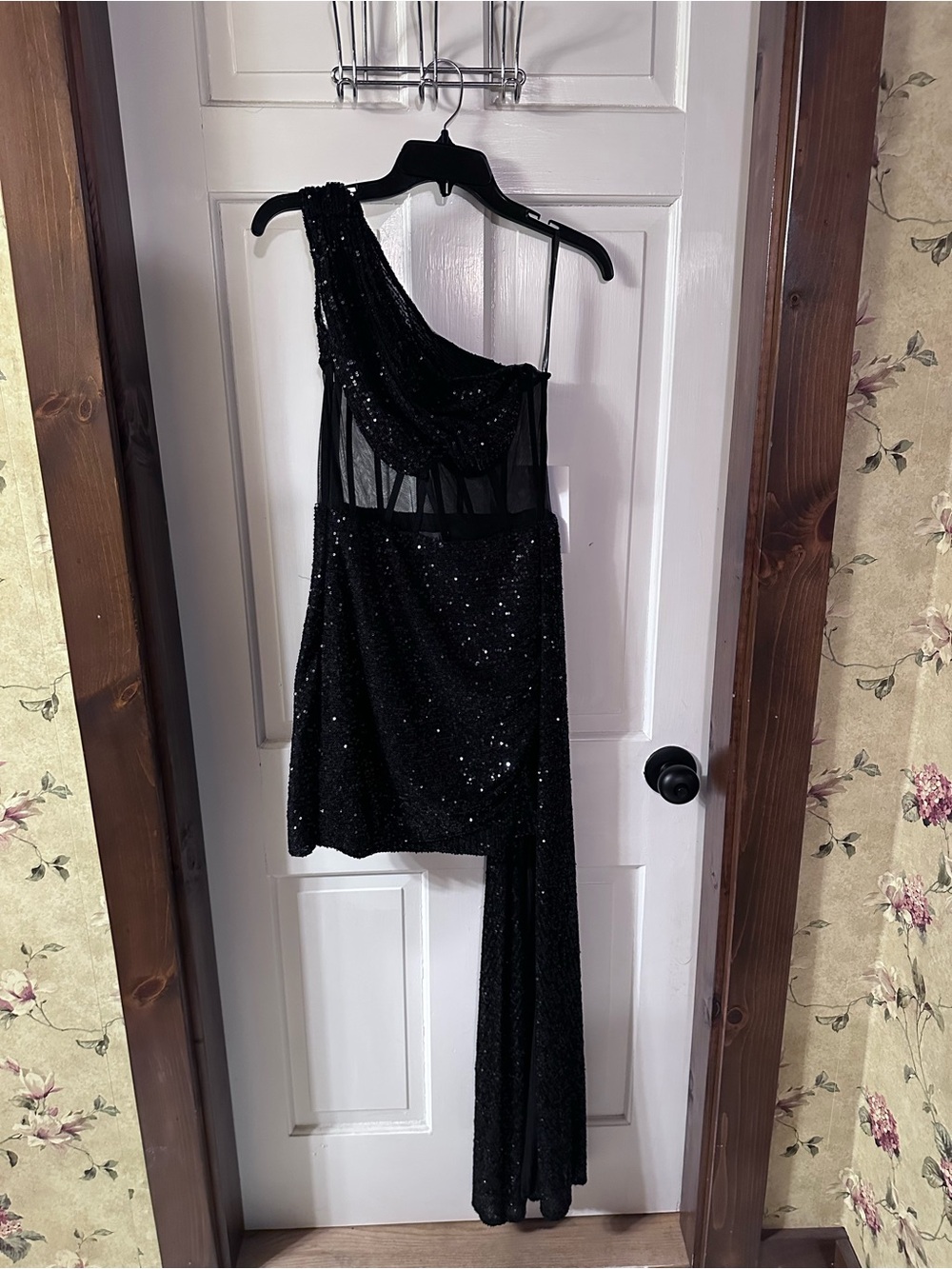 Mac Duggal Black One-Shoulder Sequin Cocktail Dress